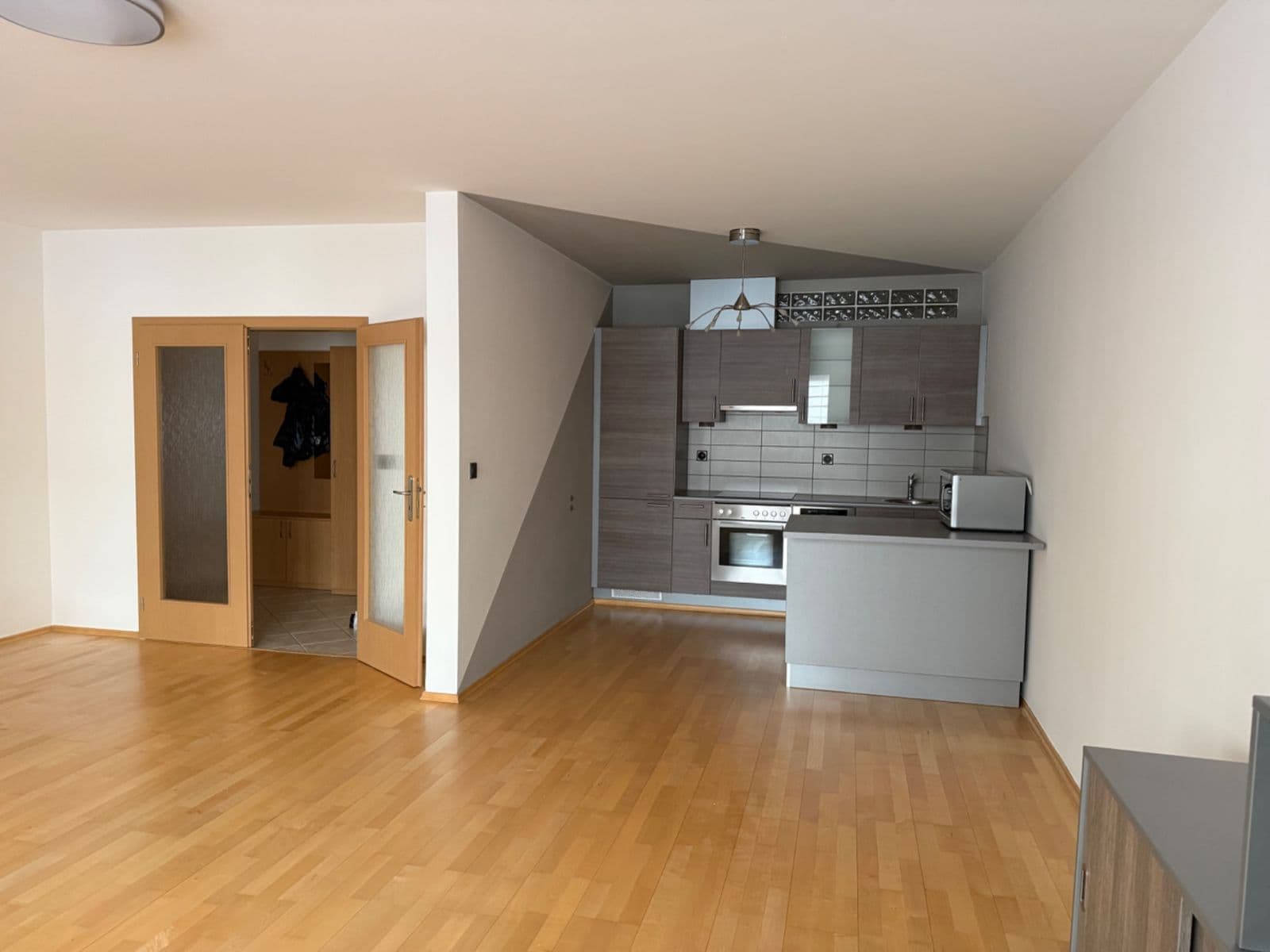 Predaj bytu 3-izbový 97 m², Plzenecká, Plzeň, Plzeňský kraj Predaj bytu 3-izbový 97 m², Plzenecká, Plzeň, Plzeňský kraj