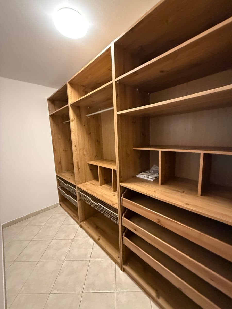 Predaj bytu 3-izbový 97 m², Plzenecká, Plzeň, Plzeňský kraj Predaj bytu 3-izbový 97 m², Plzenecká, Plzeň, Plzeňský kraj