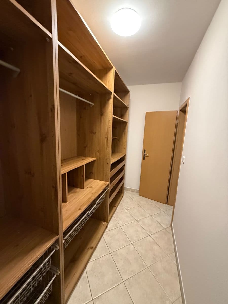 Predaj bytu 3-izbový 97 m², Plzenecká, Plzeň, Plzeňský kraj Predaj bytu 3-izbový 97 m², Plzenecká, Plzeň, Plzeňský kraj