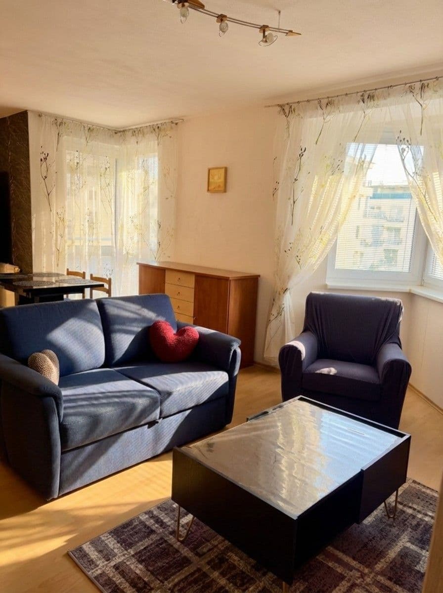 Prenájom bytu 1-izbový 54 m², Na križovatkách, Ružinov, Bratislavský kraj Prenájom bytu 1-izbový 54 m², Na križovatkách, Ružinov, Bratislavský kraj