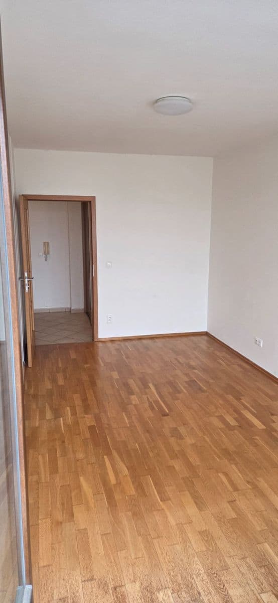Prenájom bytu 2-izbový 44 m², U Měšťanského pivovaru, Praha, Praha Prenájom bytu 2-izbový 44 m², U Měšťanského pivovaru, Praha, Praha