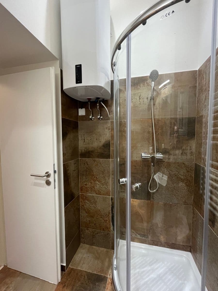 Prenájom bytu 1-izbový 20 m², Wenzigova, Praha, Praha Prenájom bytu 1-izbový 20 m², Wenzigova, Praha, Praha