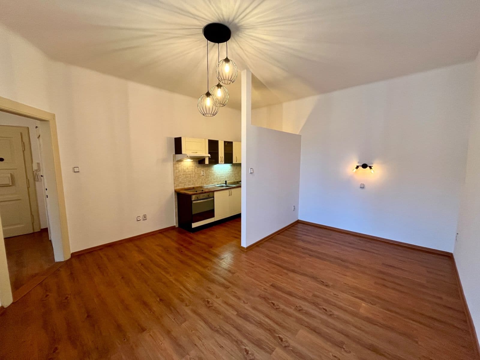 Prenájom bytu 1-izbový 32 m², Na Žertvách, Praha, Praha Prenájom bytu 1-izbový 32 m², Na Žertvách, Praha, Praha