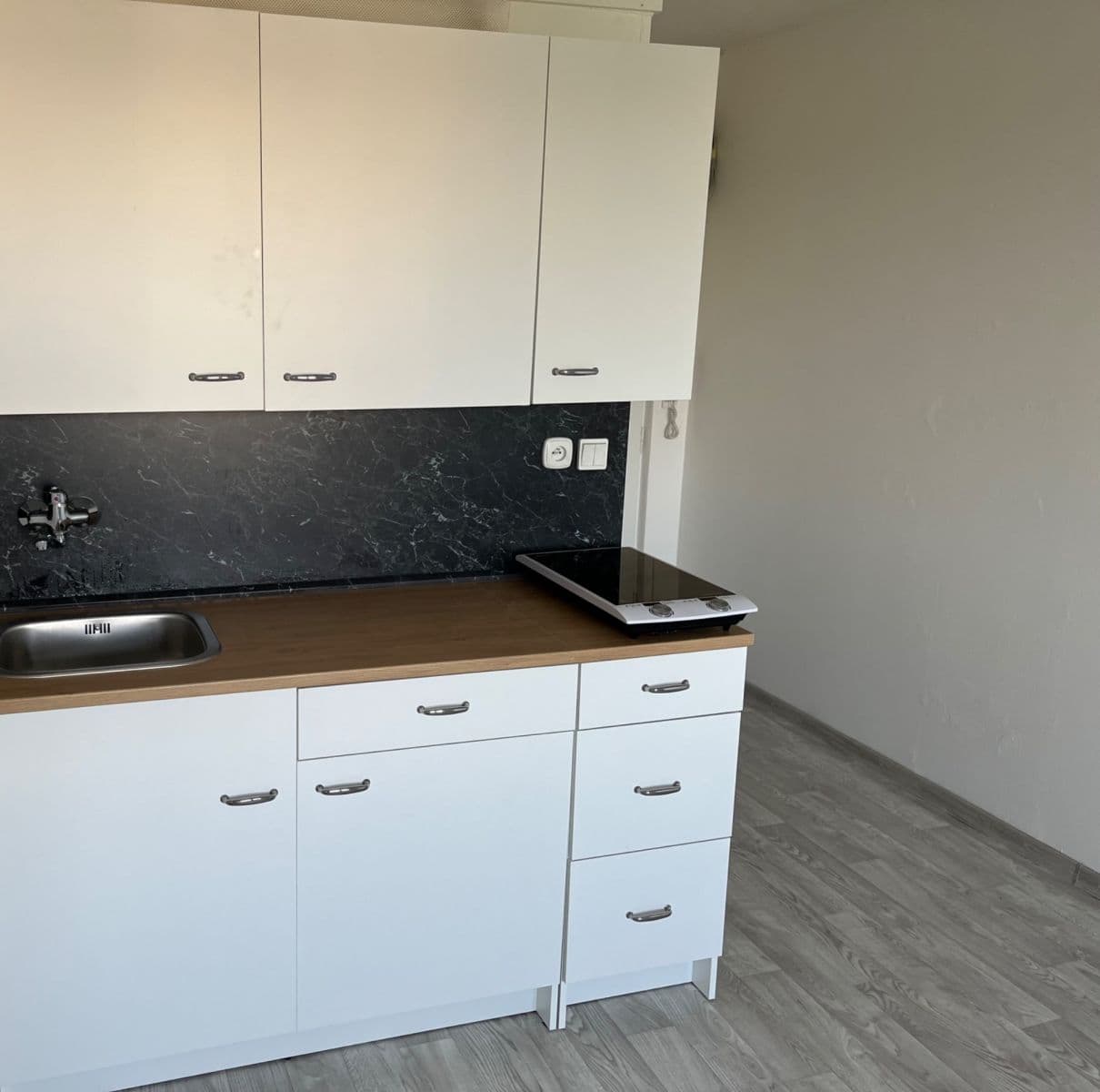Predaj bytu 1-izbový 24 m², Horácké náměstí, Brno, Jihomoravský kraj Predaj bytu 1-izbový 24 m², Horácké náměstí, Brno, Jihomoravský kraj