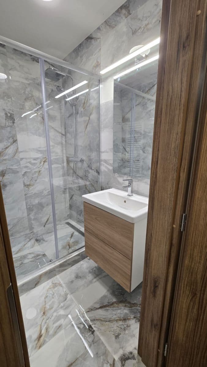 Prenájom bytu 3-izbový 76 m², Bítovská, Praha, Praha Prenájom bytu 3-izbový 76 m², Bítovská, Praha, Praha