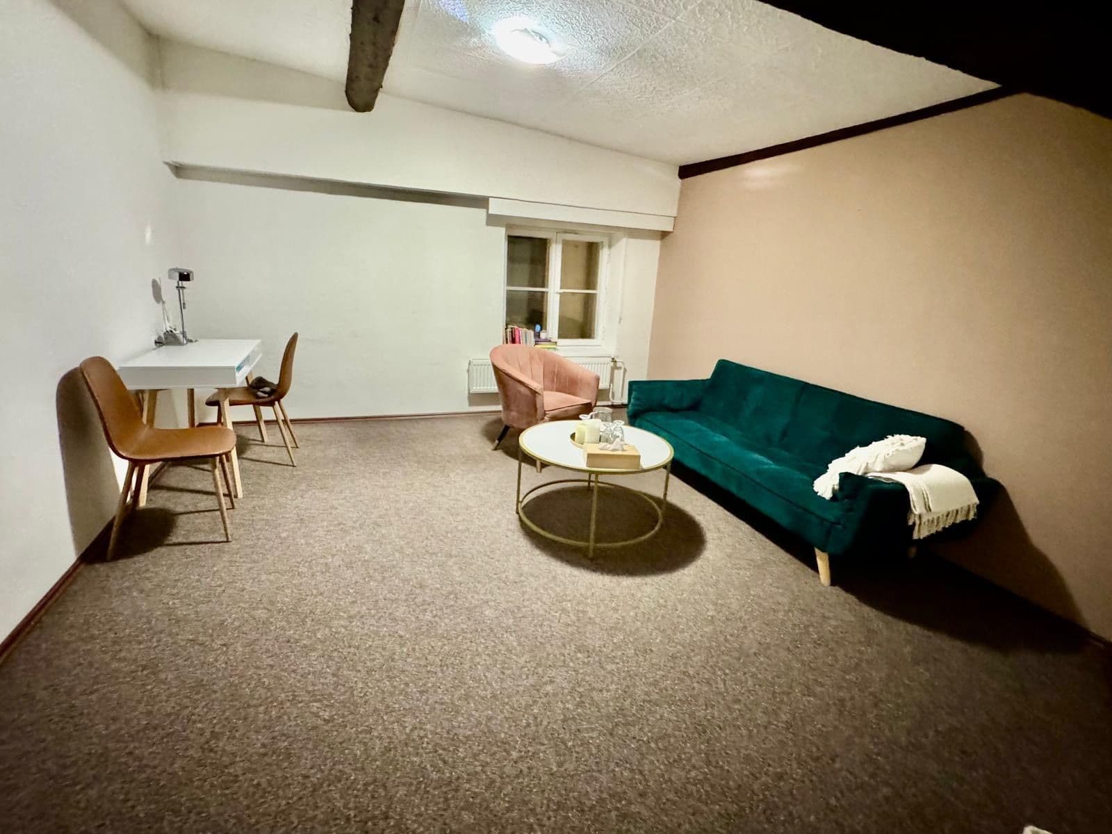 Prenájom kancelárie 18 m², Havlíčkova, Frenštát pod Radhoštěm, Moravskoslezský kraj Prenájom kancelárie 18 m², Havlíčkova, Frenštát pod Radhoštěm, Moravskoslezský kraj