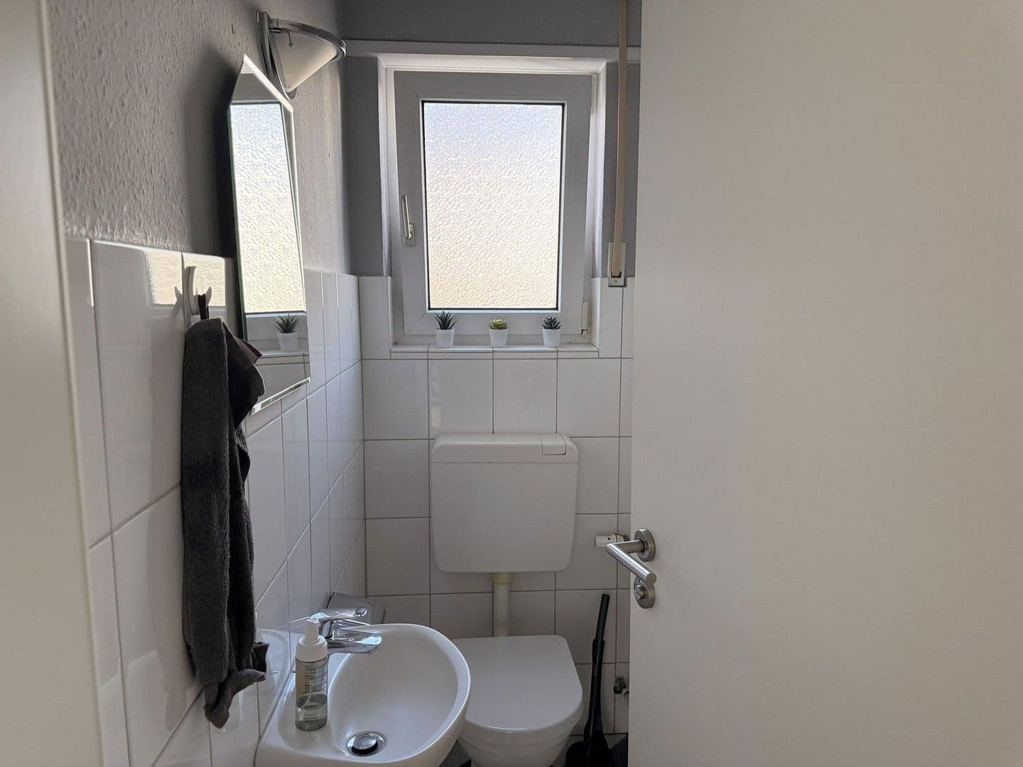 Predaj domu 143 m², pozemek 476 m², Herxheim bei Landau/Pfalz, Porýnie-Falcko Predaj domu 143 m², pozemek 476 m², Herxheim bei Landau/Pfalz, Porýnie-Falcko