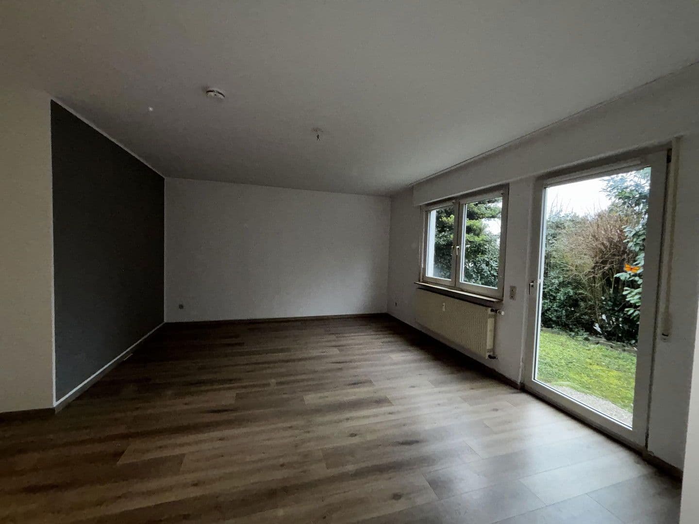 Prenájom bytu 2-izbový 73 m², Niefern-Öschelbronn, Bádensko-Wurttembersko Prenájom bytu 2-izbový 73 m², Niefern-Öschelbronn, Bádensko-Wurttembersko