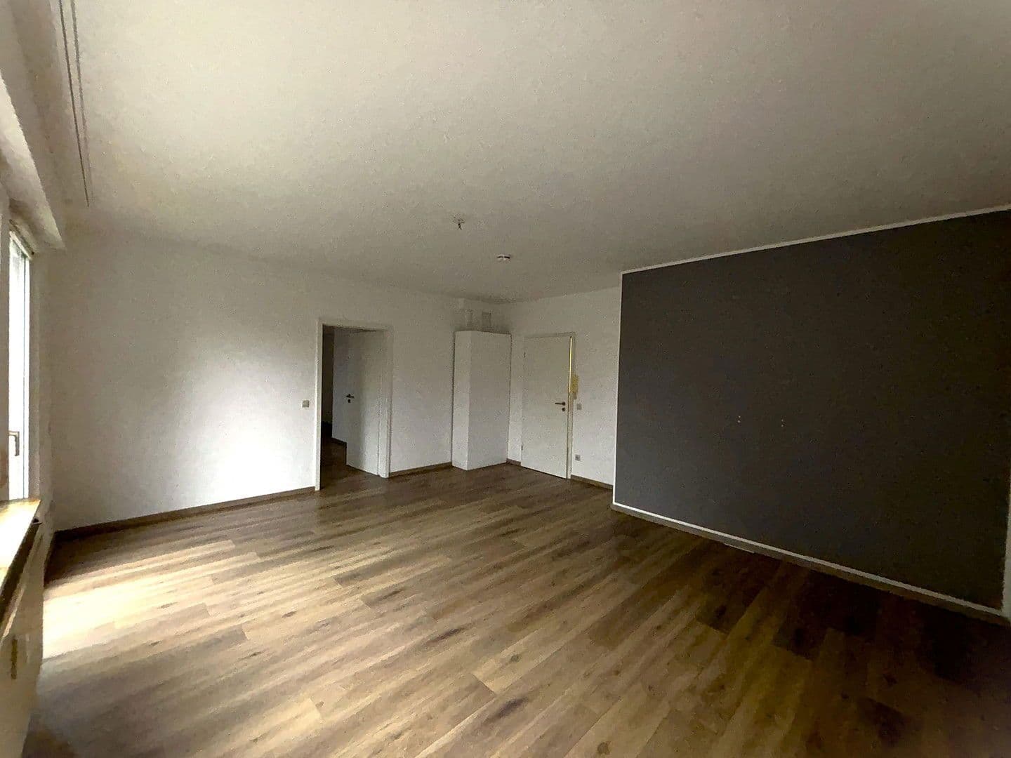 Prenájom bytu 2-izbový 73 m², Niefern-Öschelbronn, Bádensko-Wurttembersko Prenájom bytu 2-izbový 73 m², Niefern-Öschelbronn, Bádensko-Wurttembersko