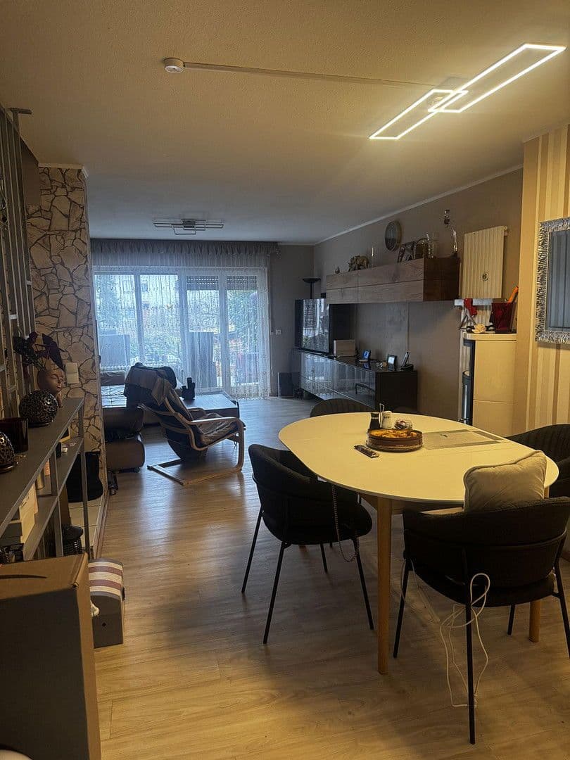 Predaj bytu 3-izbový 93 m², Karlsruhe, Bádensko-Wurttembersko Predaj bytu 3-izbový 93 m², Karlsruhe, Bádensko-Wurttembersko