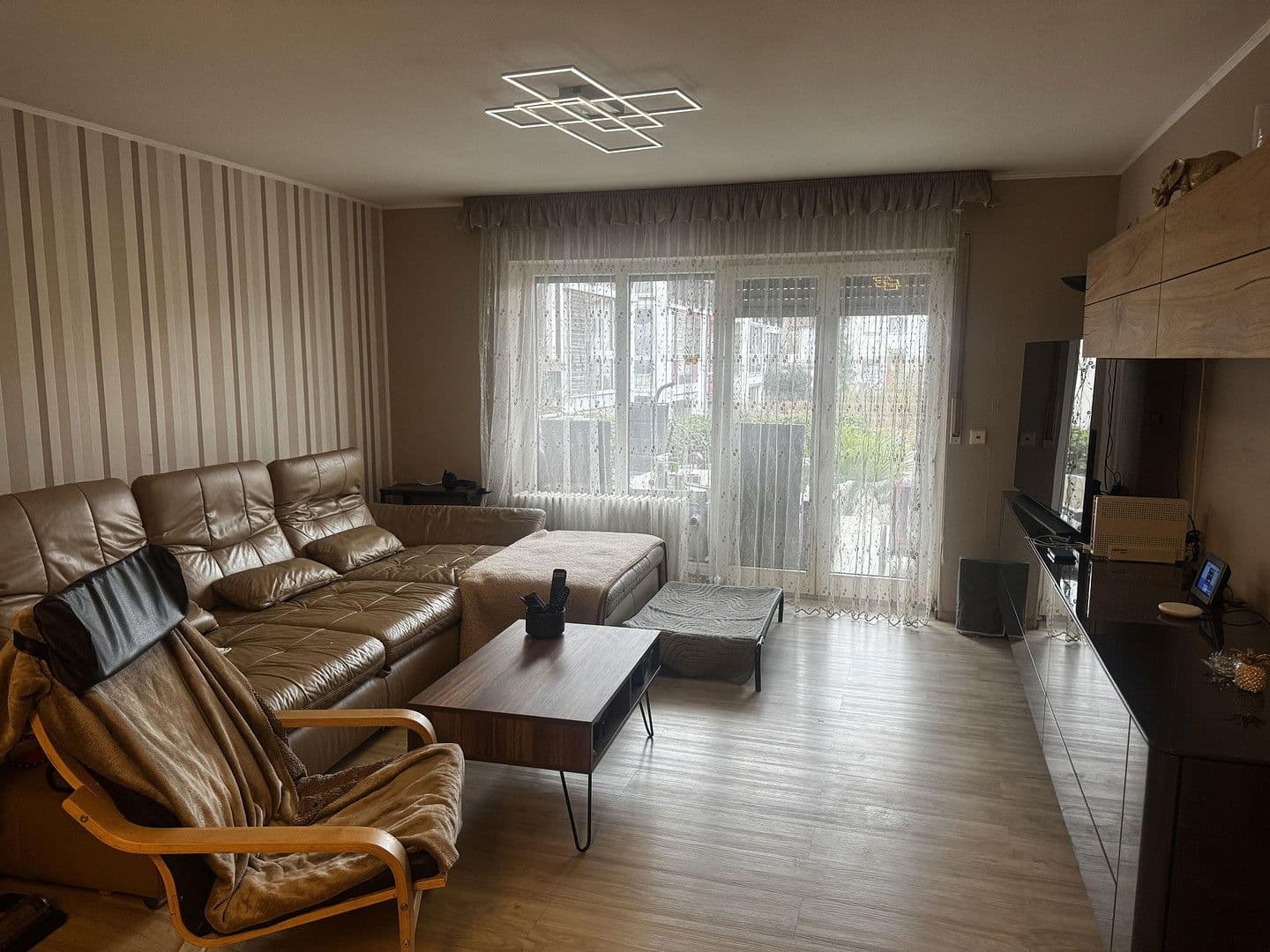 Predaj bytu 3-izbový 93 m², Karlsruhe, Bádensko-Wurttembersko Predaj bytu 3-izbový 93 m², Karlsruhe, Bádensko-Wurttembersko