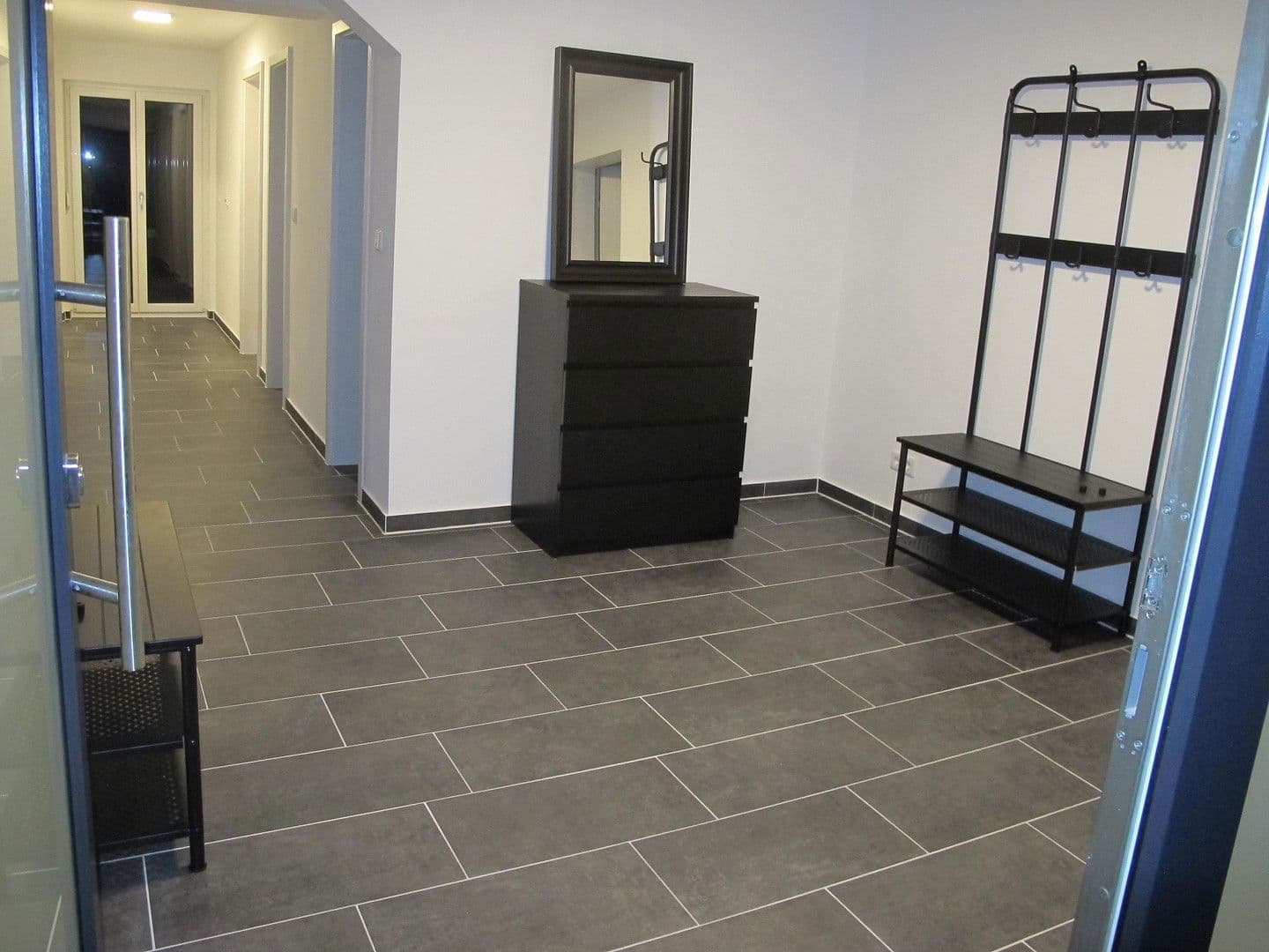 Prenájom bytu 5-izbový 140 m², Uttenreuth, Bavorsko Prenájom bytu 5-izbový 140 m², Uttenreuth, Bavorsko