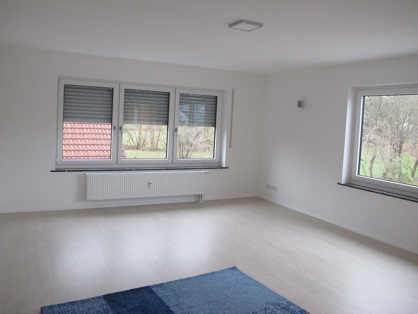 Prenájom bytu 5-izbový 140 m², Uttenreuth, Bavorsko Prenájom bytu 5-izbový 140 m², Uttenreuth, Bavorsko