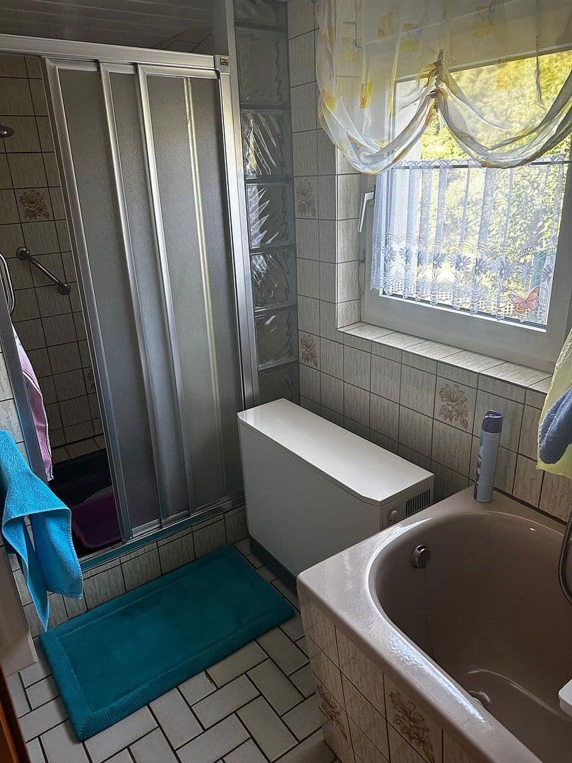 Predaj domu 130 m², pozemek 300 m², Wildeckerstrasse 5, Wildeck, Hesensko Predaj domu 130 m², pozemek 300 m², Wildeckerstrasse 5, Wildeck, Hesensko