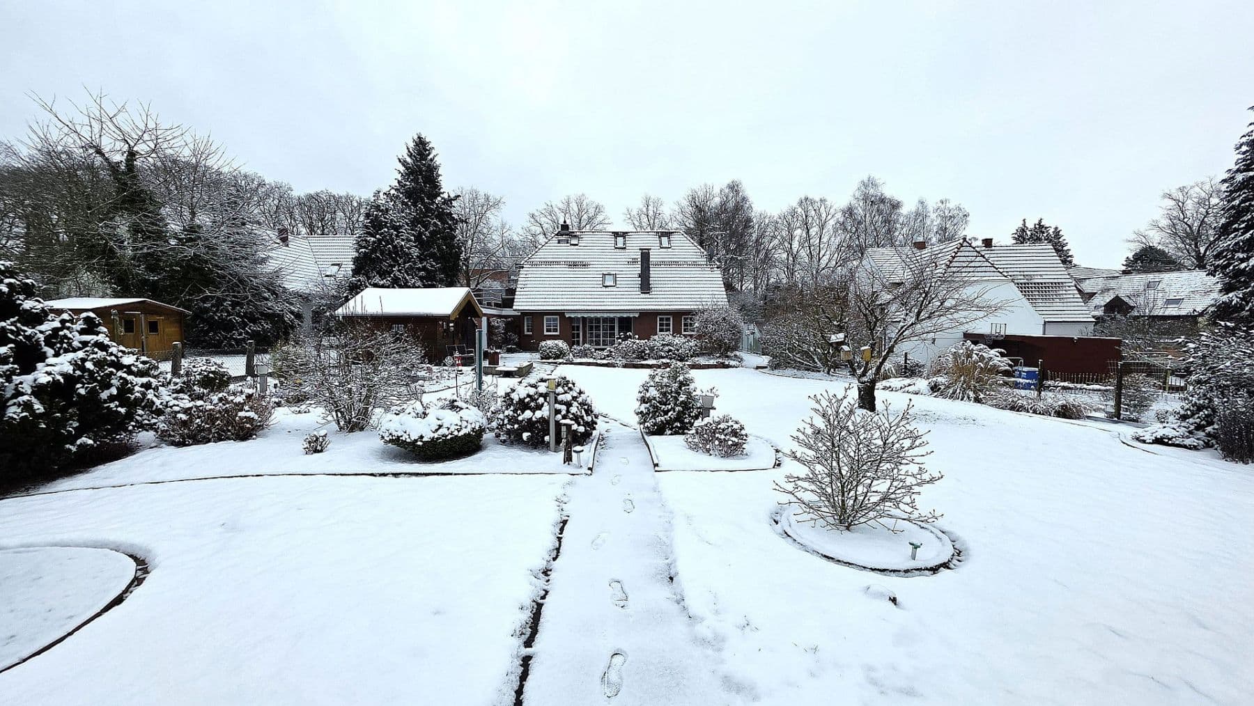 Predaj domu 174 m², pozemek 1.250 m², Achim, Dolné Sasko Predaj domu 174 m², pozemek 1.250 m², Achim, Dolné Sasko