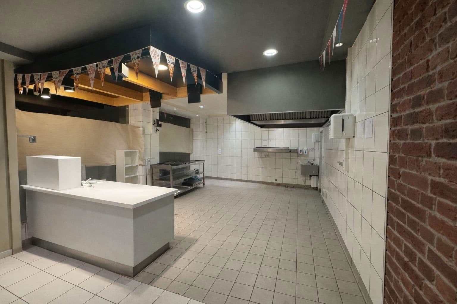 Prenájom nebytového priestoru 103 m², Uellendahler Straße 332, Wuppertal, Severné Porýnie - Westfálsko Prenájom nebytového priestoru 103 m², Uellendahler Straße 332, Wuppertal, Severné Porýnie - Westfálsko