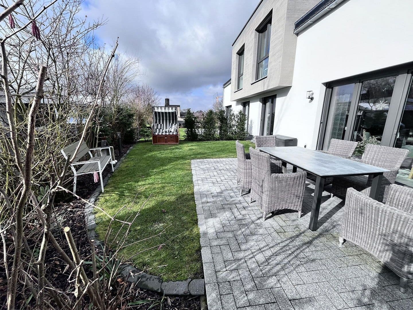 Prenájom domu 128 m², pozemek 295 m², Detmold, Severné Porýnie - Westfálsko Prenájom domu 128 m², pozemek 295 m², Detmold, Severné Porýnie - Westfálsko