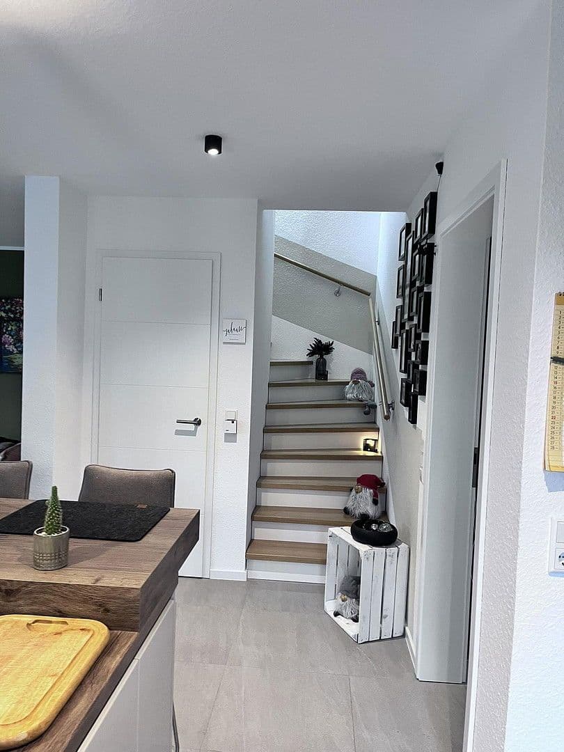 Prenájom domu 128 m², pozemek 295 m², Detmold, Severné Porýnie - Westfálsko Prenájom domu 128 m², pozemek 295 m², Detmold, Severné Porýnie - Westfálsko