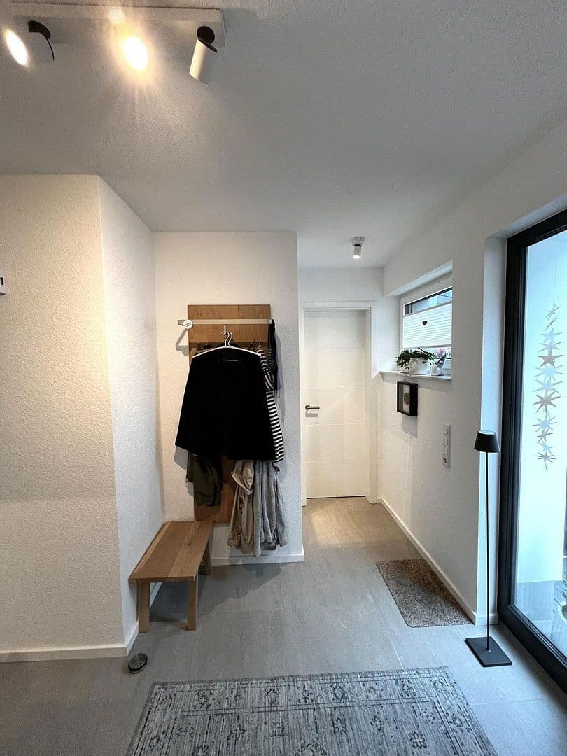 Prenájom domu 128 m², pozemek 295 m², Detmold, Severné Porýnie - Westfálsko Prenájom domu 128 m², pozemek 295 m², Detmold, Severné Porýnie - Westfálsko