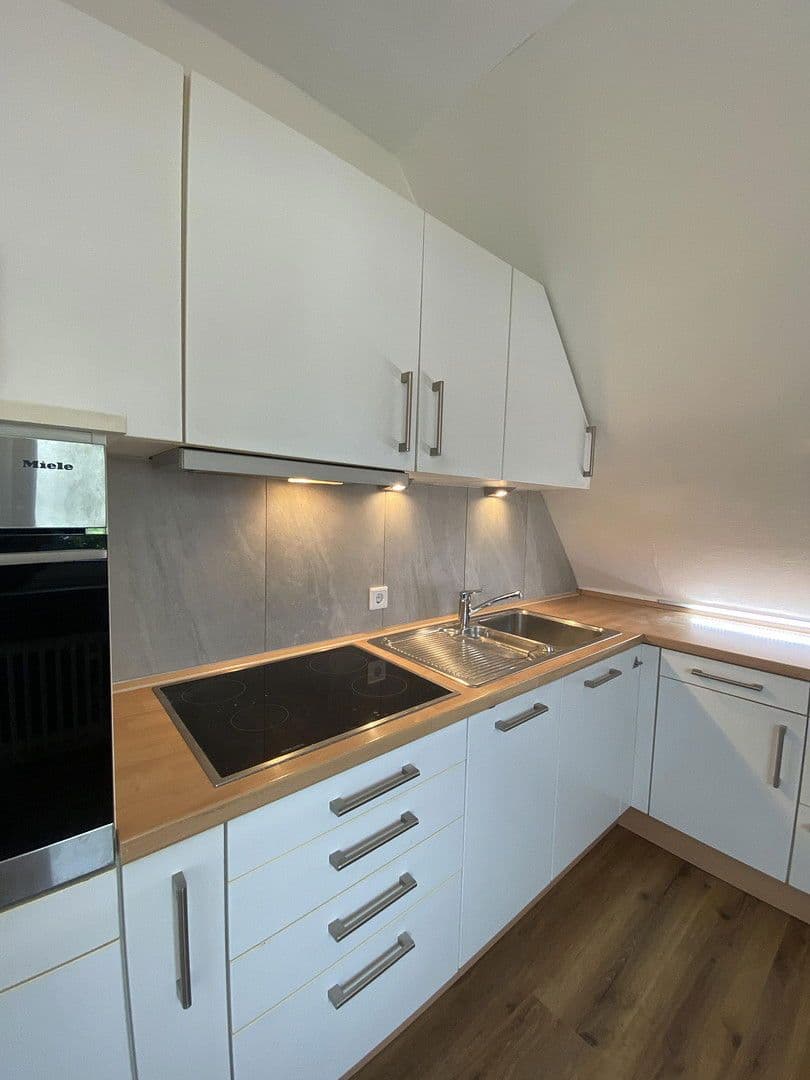 Prenájom bytu 3-izbový 50 m², Friedrich Schultz Straße 62, Bielefeld, Severné Porýnie - Westfálsko Prenájom bytu 3-izbový 50 m², Friedrich Schultz Straße 62, Bielefeld, Severné Porýnie - Westfálsko