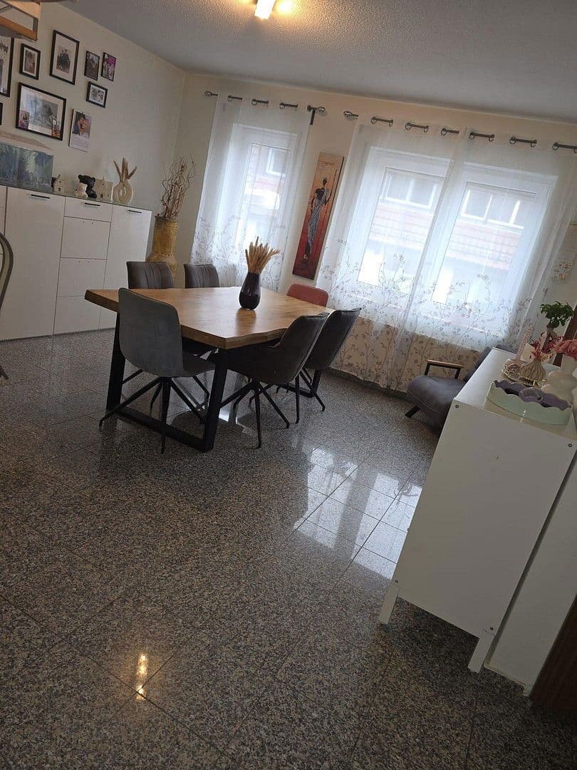 Predaj bytu 4-izbový 101 m², Schönaich, Bádensko-Wurttembersko Predaj bytu 4-izbový 101 m², Schönaich, Bádensko-Wurttembersko