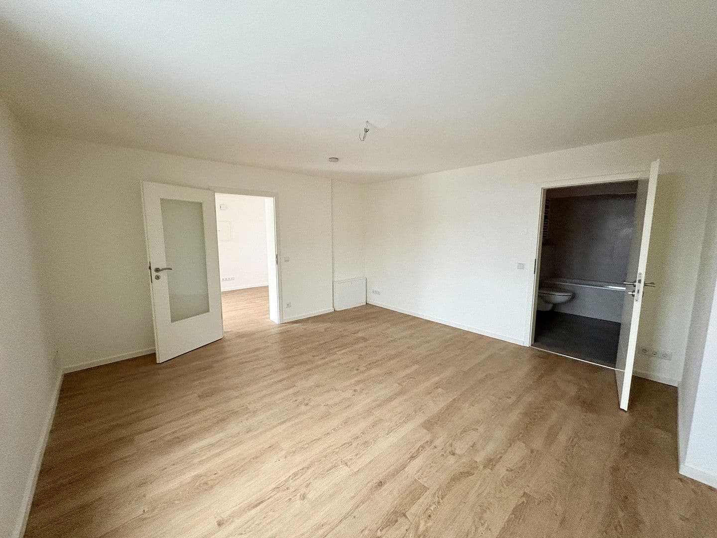 Prenájom bytu 1-izbový 44 m², Karl-Marx-Straße 16, Grünheide (Mark), Brandenbursko Prenájom bytu 1-izbový 44 m², Karl-Marx-Straße 16, Grünheide (Mark), Brandenbursko