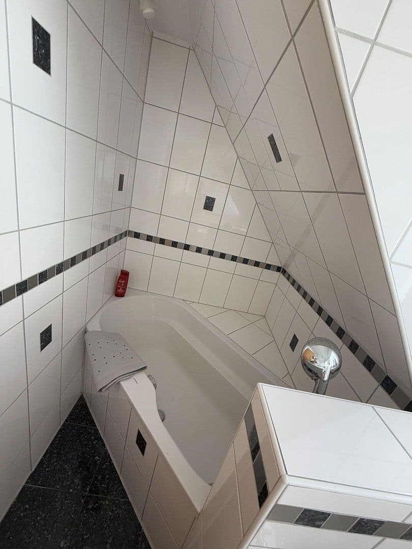 Predaj domu 160 m², pozemek 396 m², Wurmberg, Bádensko-Wurttembersko Predaj domu 160 m², pozemek 396 m², Wurmberg, Bádensko-Wurttembersko