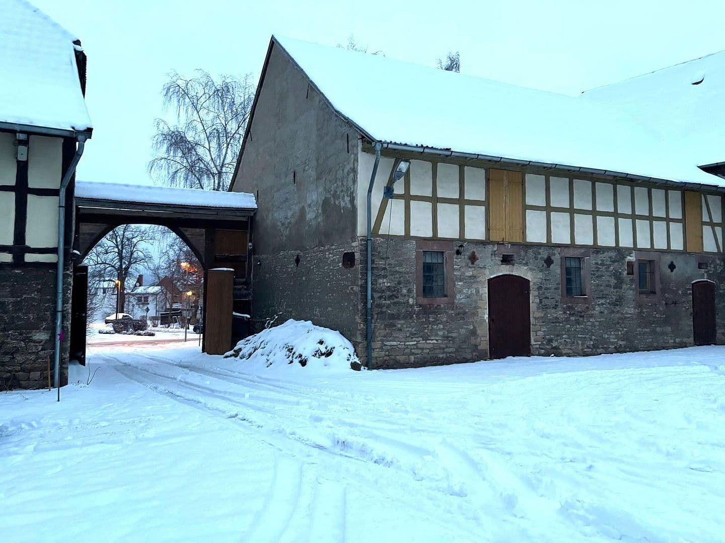 Predaj domu 350 m², pozemek 10.300 m², Lindenplatz 5, Sondershausen, Durínsko Predaj domu 350 m², pozemek 10.300 m², Lindenplatz 5, Sondershausen, Durínsko