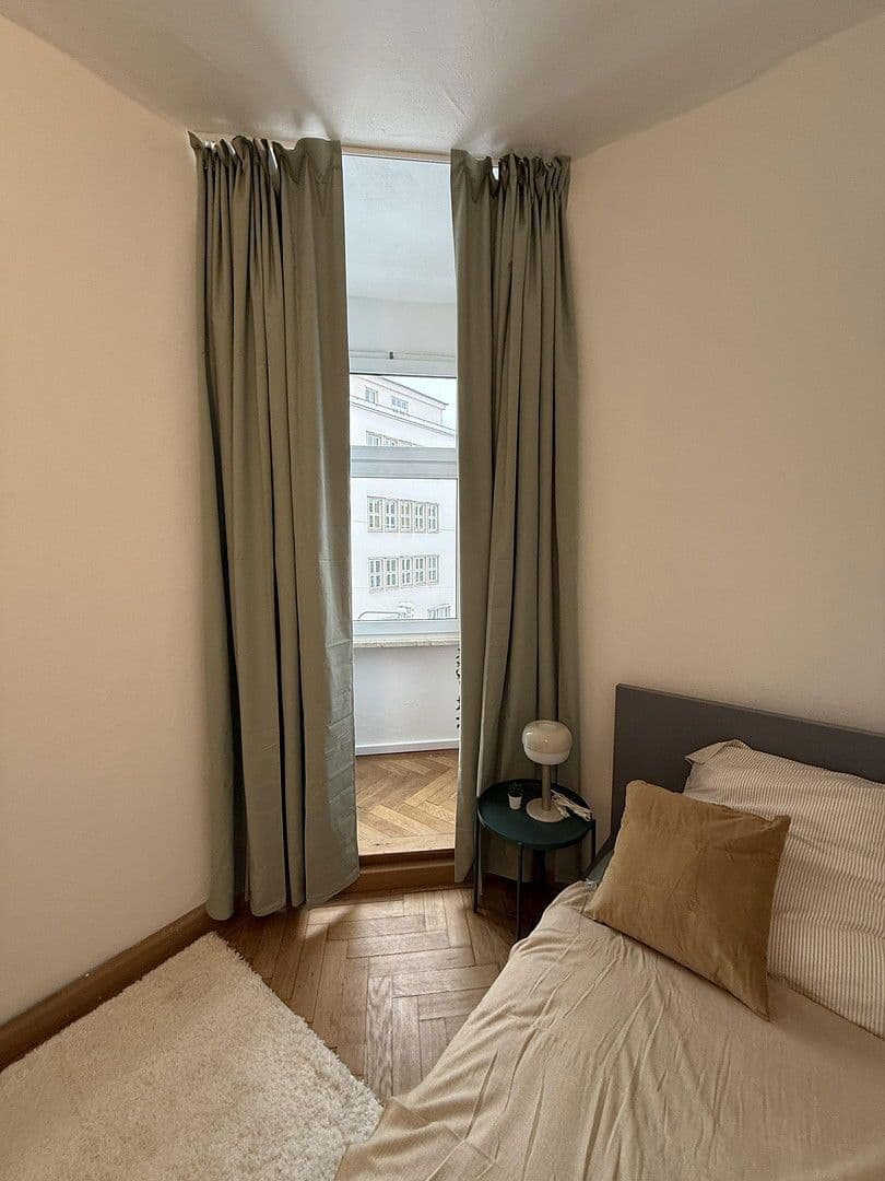 Prenájom bytu 187 m², Pirckheimer Straße 67, Nürnberg, Bavorsko Prenájom bytu 187 m², Pirckheimer Straße 67, Nürnberg, Bavorsko