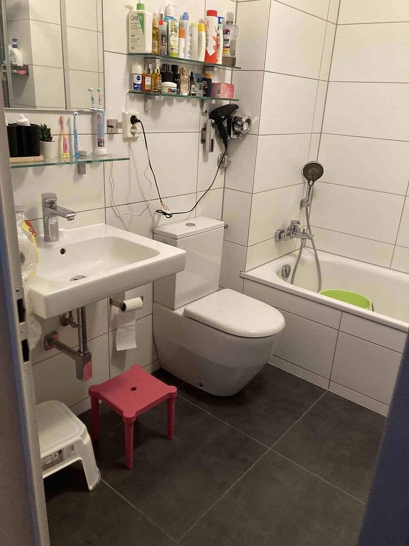 Prenájom bytu 3-izbový 80 m², Nürnberg, Bavorsko Prenájom bytu 3-izbový 80 m², Nürnberg, Bavorsko