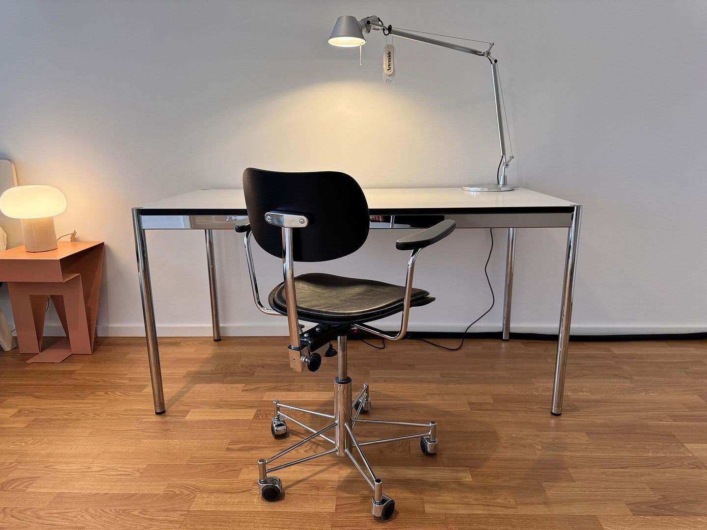 Prenájom bytu 1-izbový 77 m², Pariser Str. 23, Berlin, Berlín Prenájom bytu 1-izbový 77 m², Pariser Str. 23, Berlin, Berlín