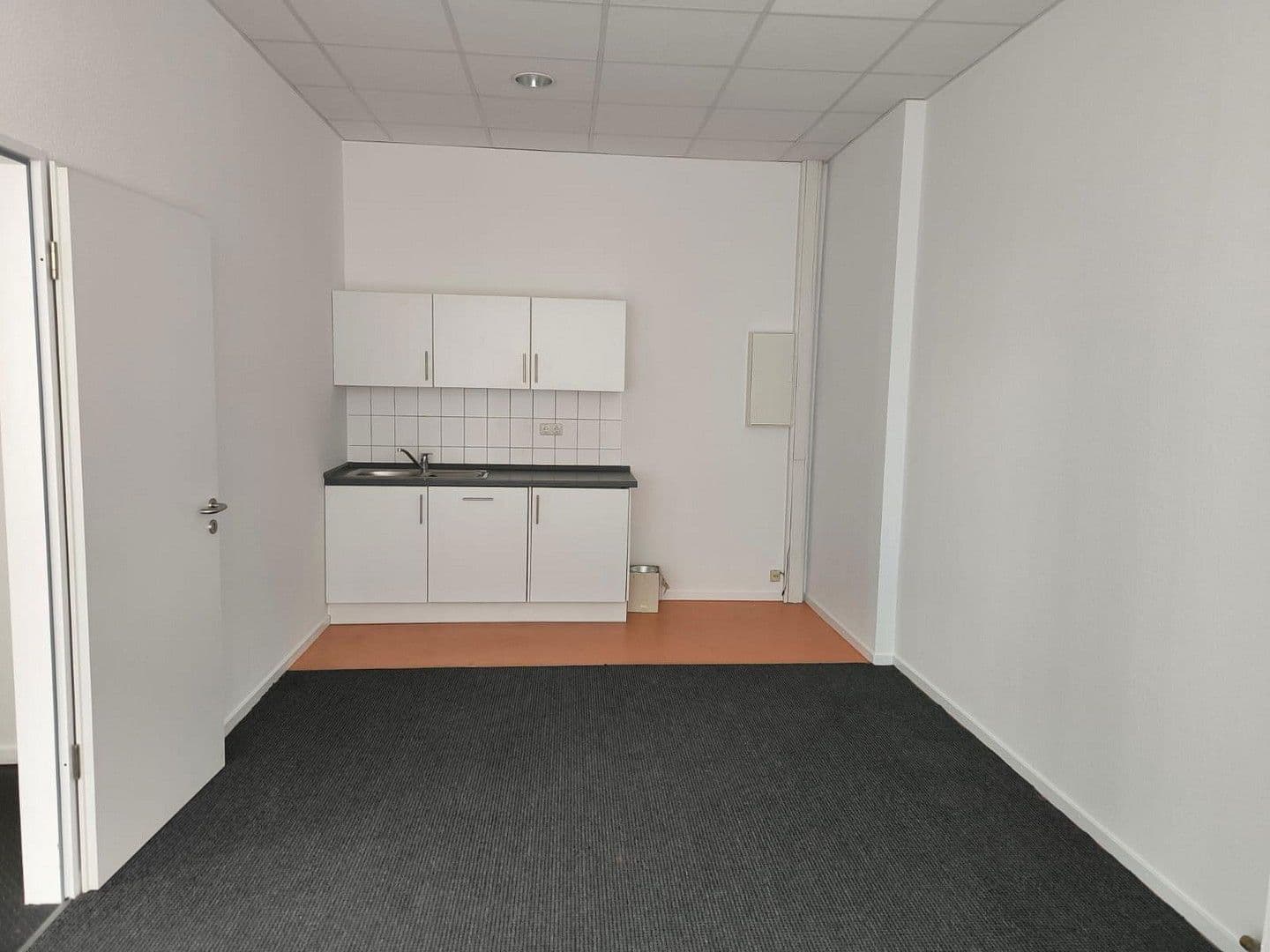 Prenájom kancelárie 101 m², Kölner Platz - Ecke Klevstr., Troisdorf, Severné Porýnie - Westfálsko Prenájom kancelárie 101 m², Kölner Platz - Ecke Klevstr., Troisdorf, Severné Porýnie - Westfálsko