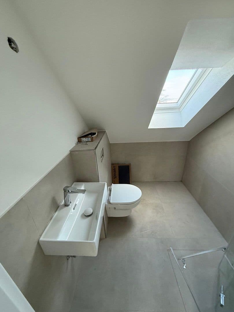 Prenájom bytu 4-izbový 15 m², Erlangen, Bavorsko Prenájom bytu 4-izbový 15 m², Erlangen, Bavorsko