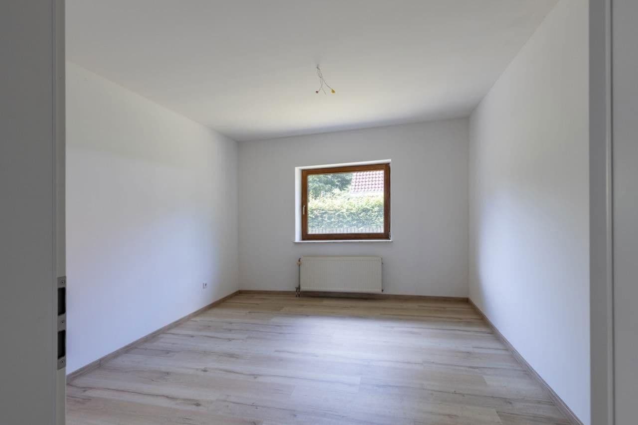 Predaj domu 155 m², pozemek 830 m², Emtinghausen, Dolné Sasko Predaj domu 155 m², pozemek 830 m², Emtinghausen, Dolné Sasko