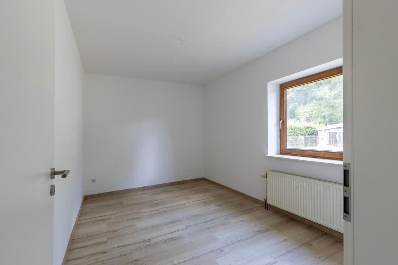 Predaj domu 155 m², pozemek 830 m², Emtinghausen, Dolné Sasko Predaj domu 155 m², pozemek 830 m², Emtinghausen, Dolné Sasko