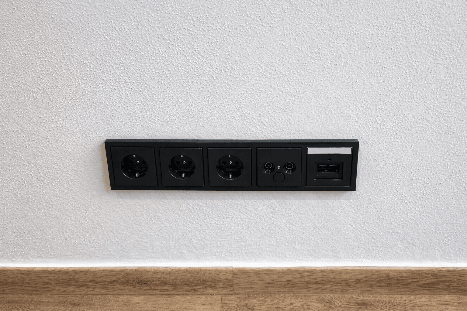 Prenájom domu 132 m², pozemek 219 m², Neu-Ulm, Bavorsko Prenájom domu 132 m², pozemek 219 m², Neu-Ulm, Bavorsko