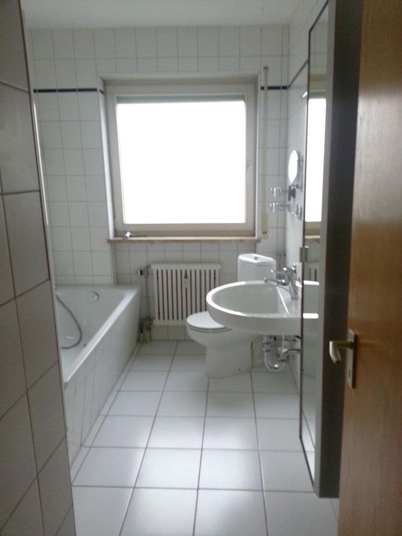 Prenájom bytu 3-izbový 92 m², Nürnberg, Bavorsko Prenájom bytu 3-izbový 92 m², Nürnberg, Bavorsko