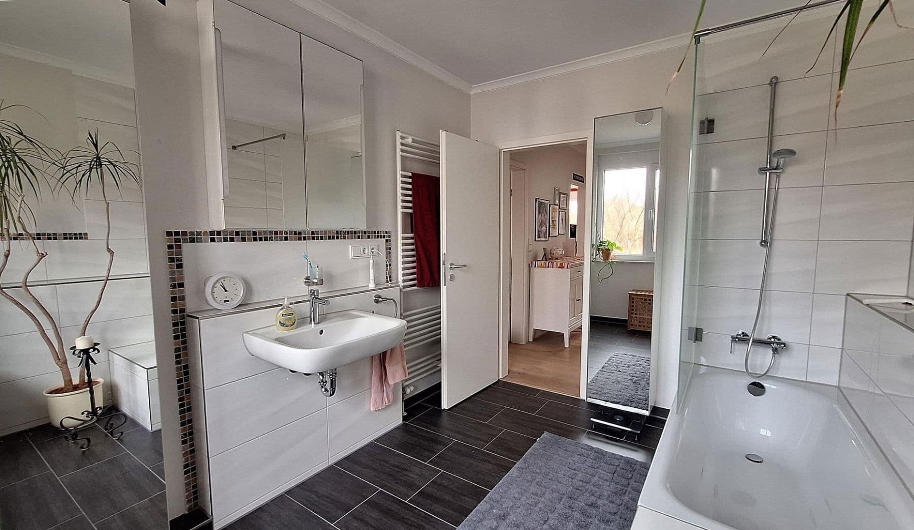 Predaj domu 181 m², pozemek 300 m², Bremen, Brémy Predaj domu 181 m², pozemek 300 m², Bremen, Brémy