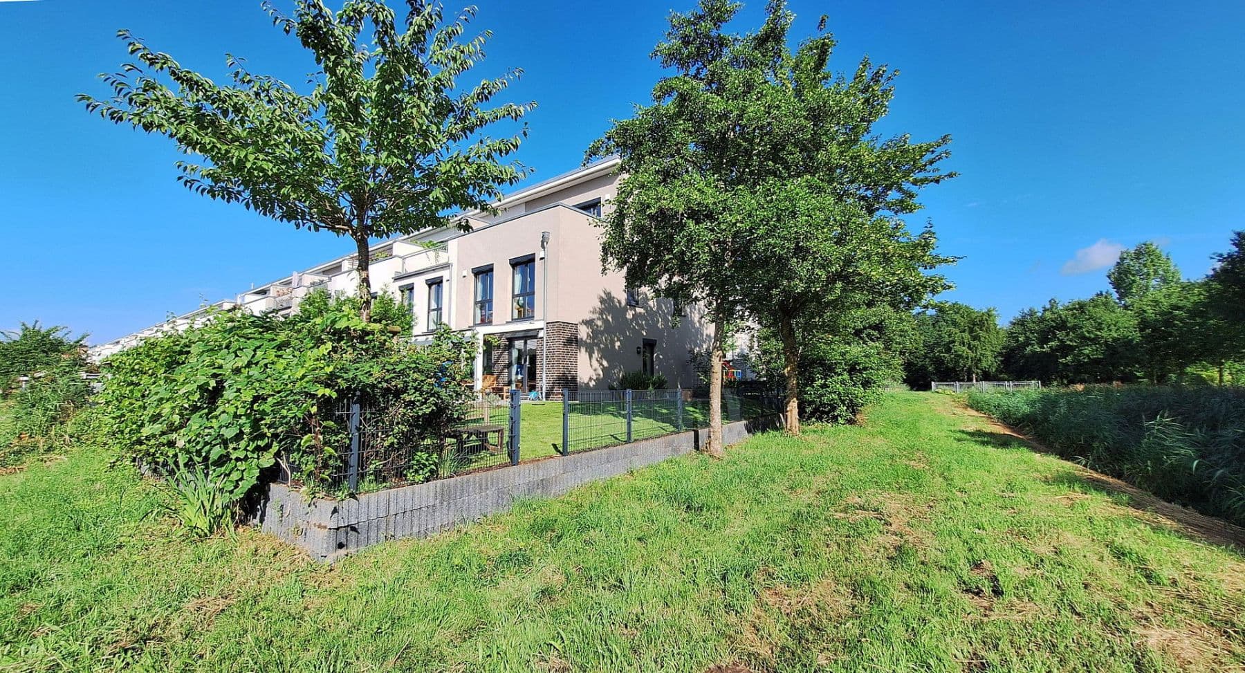 Predaj domu 181 m², pozemek 300 m², Bremen, Brémy Predaj domu 181 m², pozemek 300 m², Bremen, Brémy