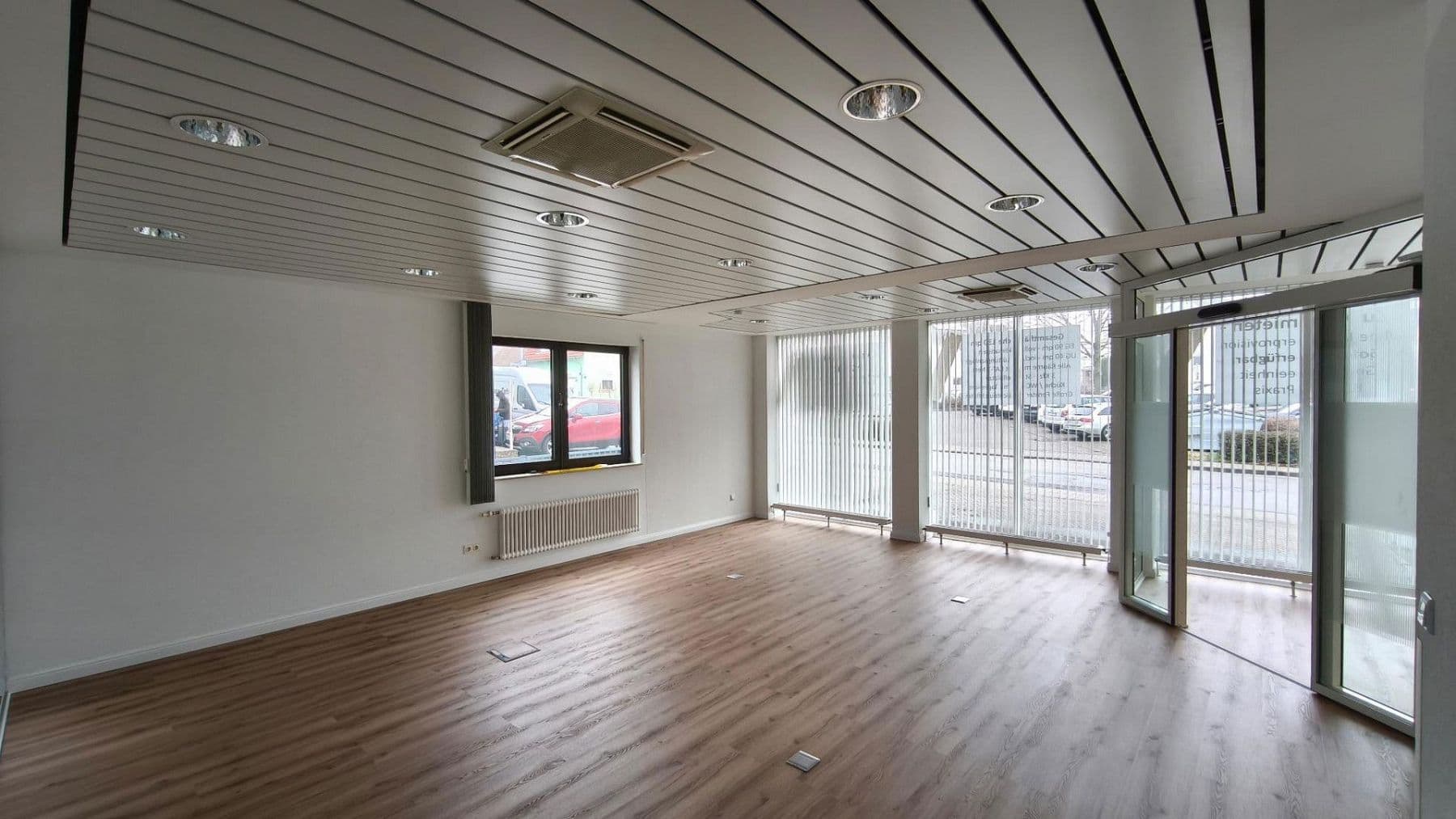 Prenájom kancelárie 130 m², Pfingstbrunnenstraße 1b, Schwalbach am Taunus, Hesensko Prenájom kancelárie 130 m², Pfingstbrunnenstraße 1b, Schwalbach am Taunus, Hesensko