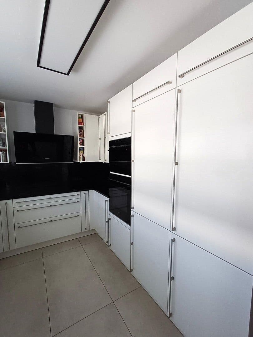 Predaj bytu 5-izbový 168 m², Frankfurt am Main, Hesensko Predaj bytu 5-izbový 168 m², Frankfurt am Main, Hesensko