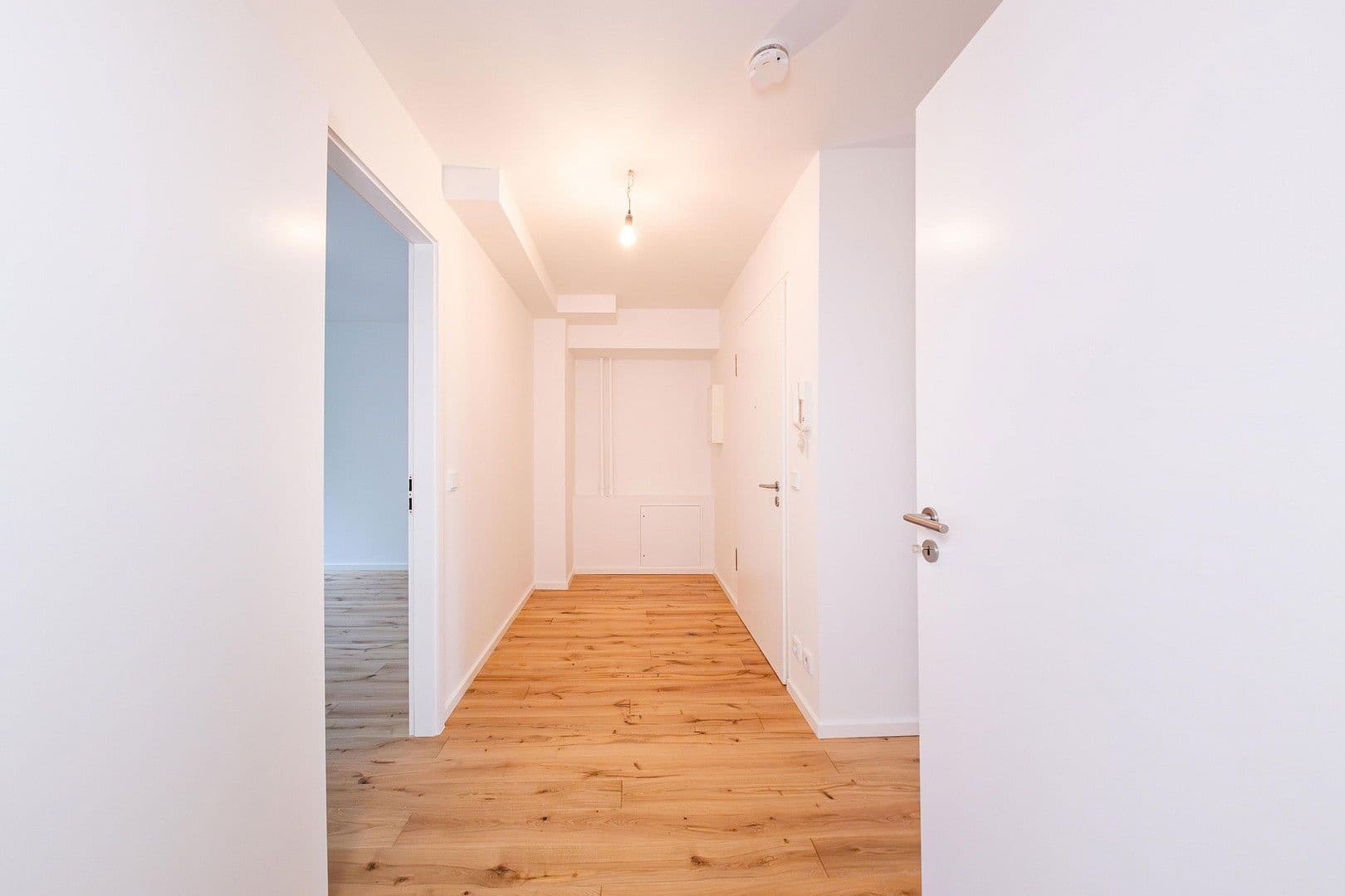 Predaj bytu 2-izbový 64 m², Berlin, Berlín Predaj bytu 2-izbový 64 m², Berlin, Berlín