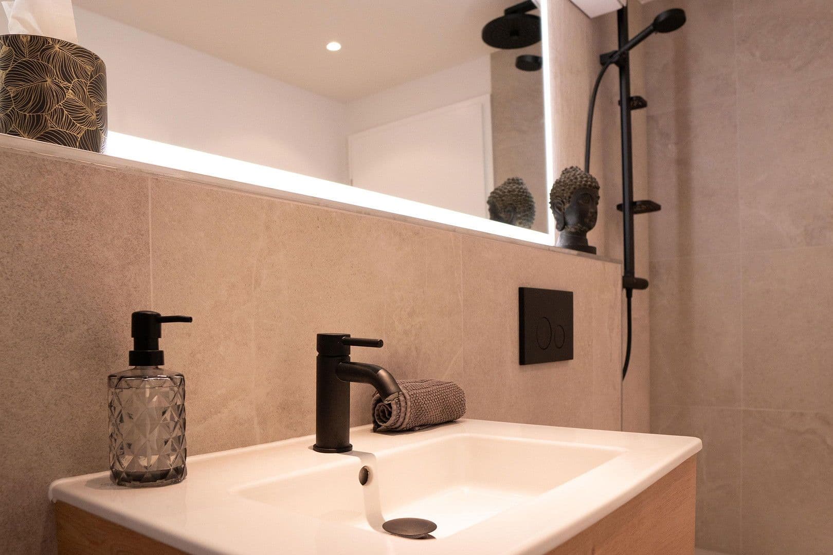 Predaj bytu 2-izbový 64 m², Berlin, Berlín Predaj bytu 2-izbový 64 m², Berlin, Berlín