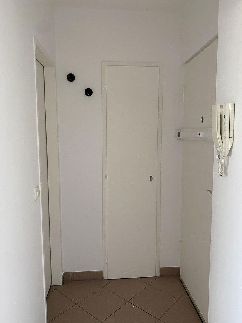 Prenájom bytu 1-izbový 28 m², Seilerstraße 12, Frankfurt am Main, Hesensko Prenájom bytu 1-izbový 28 m², Seilerstraße 12, Frankfurt am Main, Hesensko