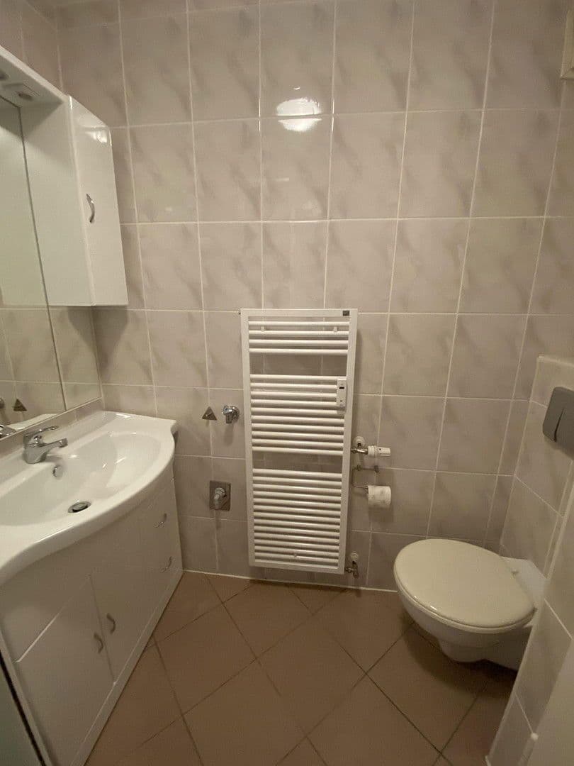 Prenájom bytu 1-izbový 28 m², Seilerstraße 12, Frankfurt am Main, Hesensko Prenájom bytu 1-izbový 28 m², Seilerstraße 12, Frankfurt am Main, Hesensko