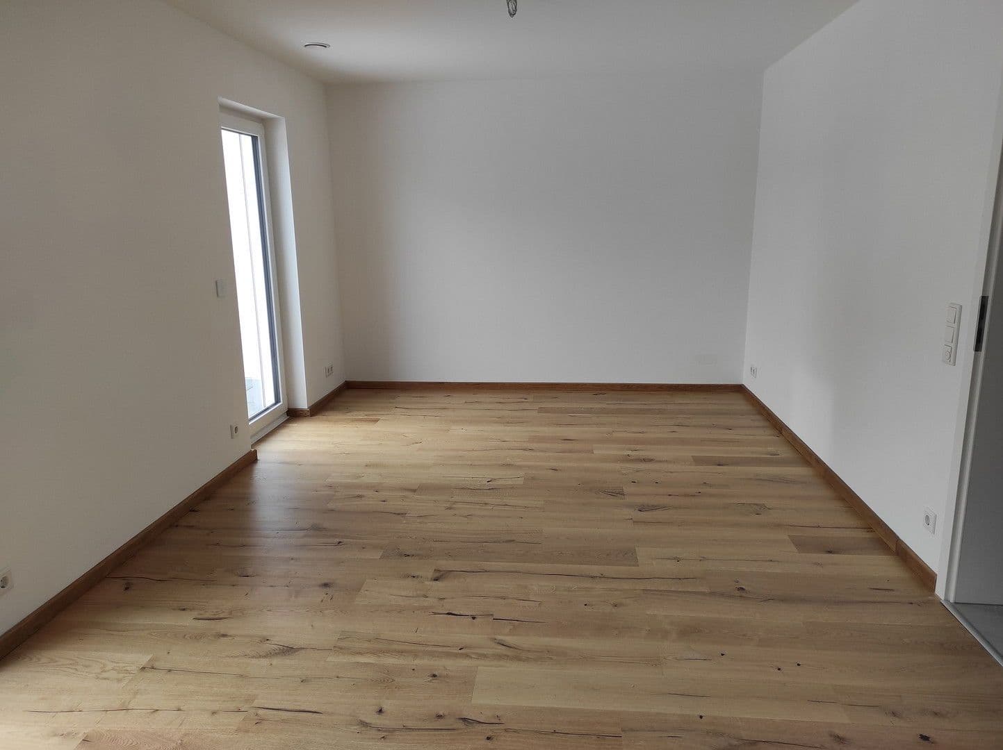 Prenájom domu 130 m², pozemek 200 m², Asamstr. 44a, Ingolstadt, Bavorsko Prenájom domu 130 m², pozemek 200 m², Asamstr. 44a, Ingolstadt, Bavorsko