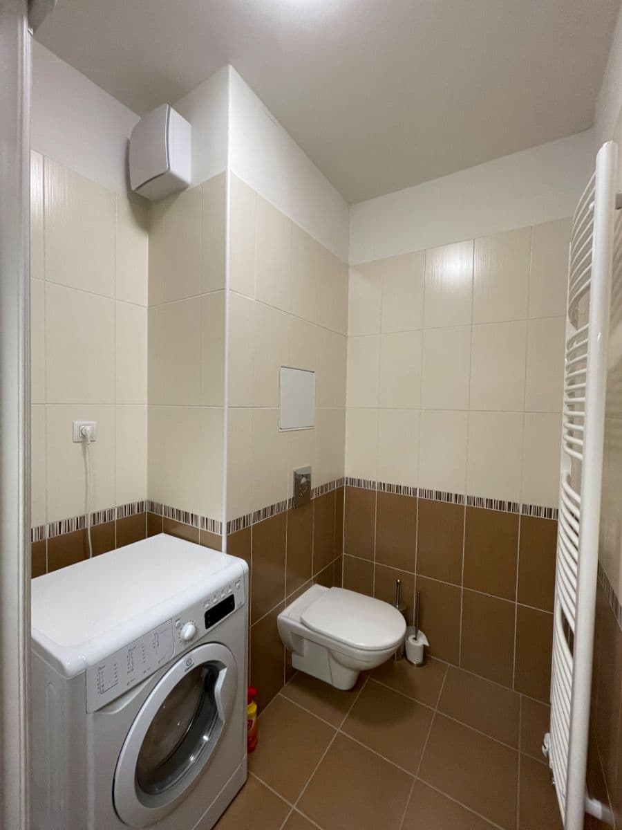 Prenájom bytu 1-izbový 37 m², Práčská, Praha, Praha Prenájom bytu 1-izbový 37 m², Práčská, Praha, Praha