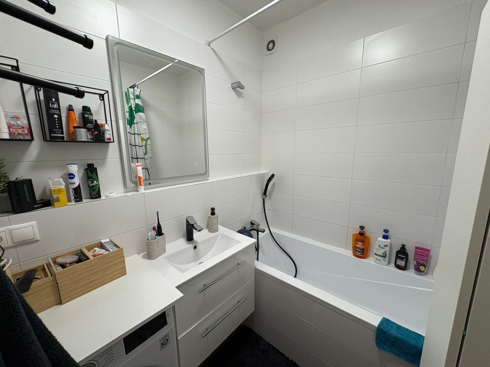 Predaj bytu 3-izbový 61 m², Jozefa Cígera Hronského, Nové Mesto, Bratislavský kraj Predaj bytu 3-izbový 61 m², Jozefa Cígera Hronského, Nové Mesto, Bratislavský kraj