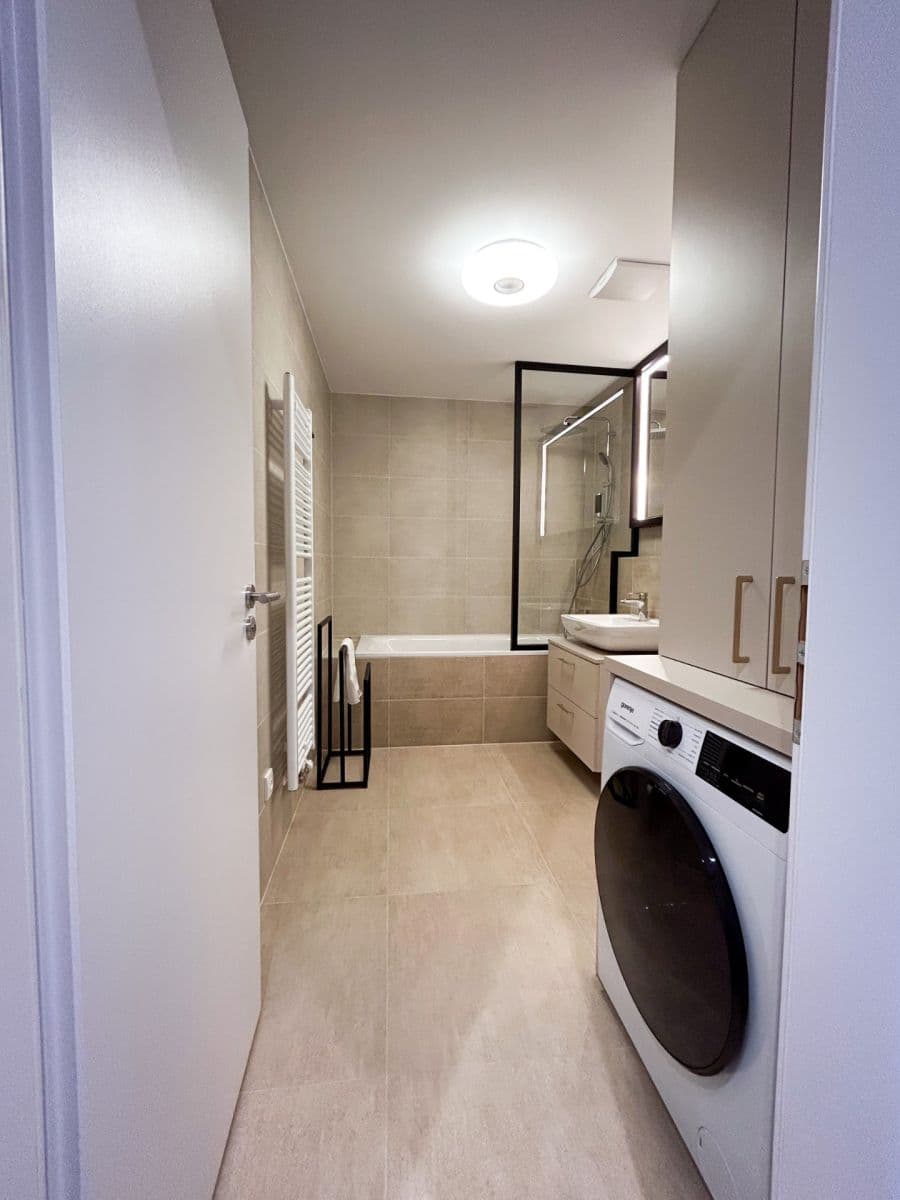 Prenájom bytu 1-izbový 32 m², Olgy Havlové, Praha, Praha Prenájom bytu 1-izbový 32 m², Olgy Havlové, Praha, Praha