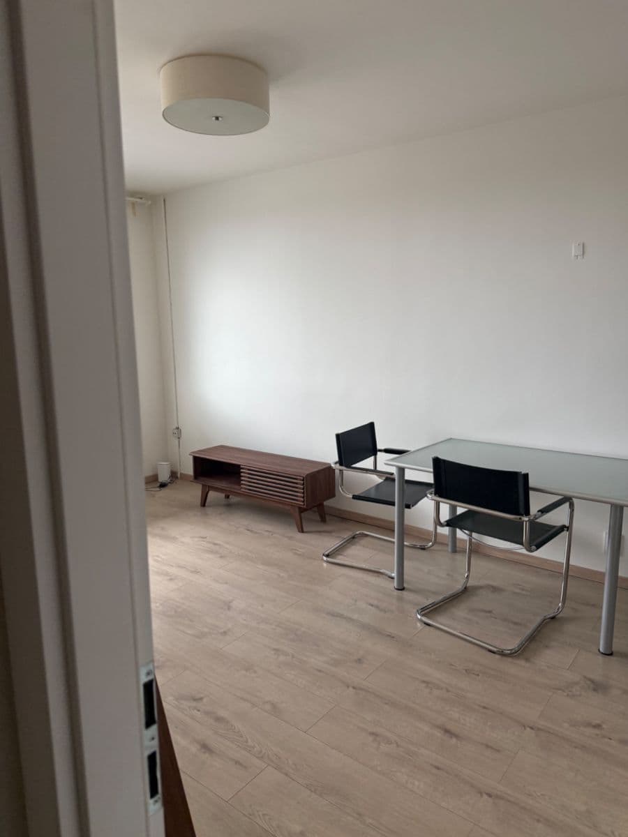 Prenájom bytu 2-izbový 36 m², Litvínovská, Praha, Praha Prenájom bytu 2-izbový 36 m², Litvínovská, Praha, Praha